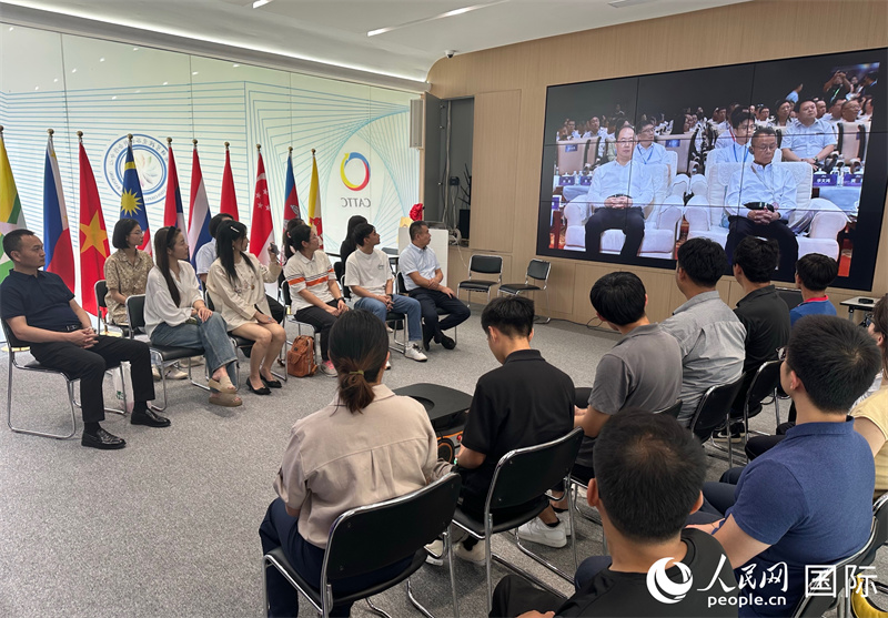 “AI赋能千行百业超级联赛”启动仪式曼谷分会场。人民网记者 简承渊摄